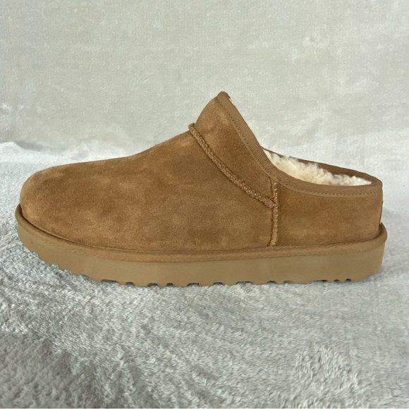 UGG Classic Slipper Shoes Womens Size 11 Chestnut Suede Shearling Slip On Clog - Picture 2 of 11